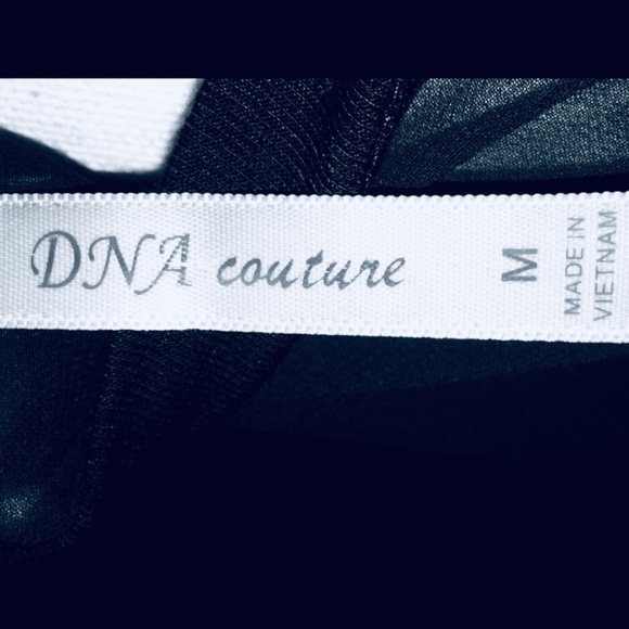 Black 3/4 Sleeve Top Size Medium - Picture 7 of 7